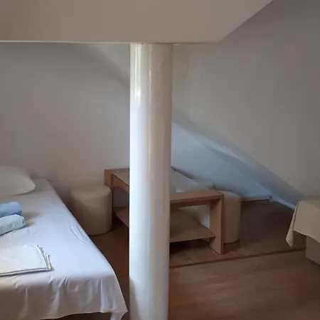 Apartman And Zvjezdana