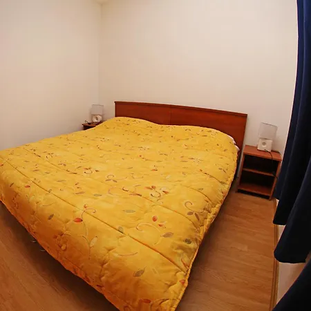 Apartman And Zvjezdana