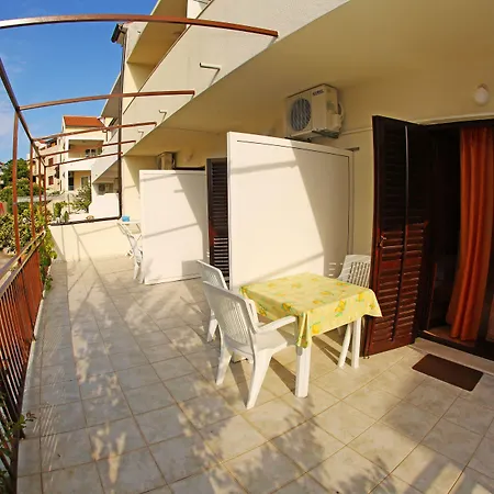 Apartman And Zvjezdana Hvar Town