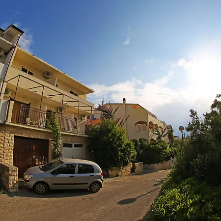 And Zvjezdana Apartman *