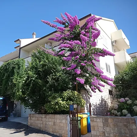 Apartman And Zvjezdana *