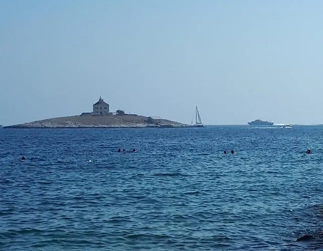 And Zvjezdana * هفار