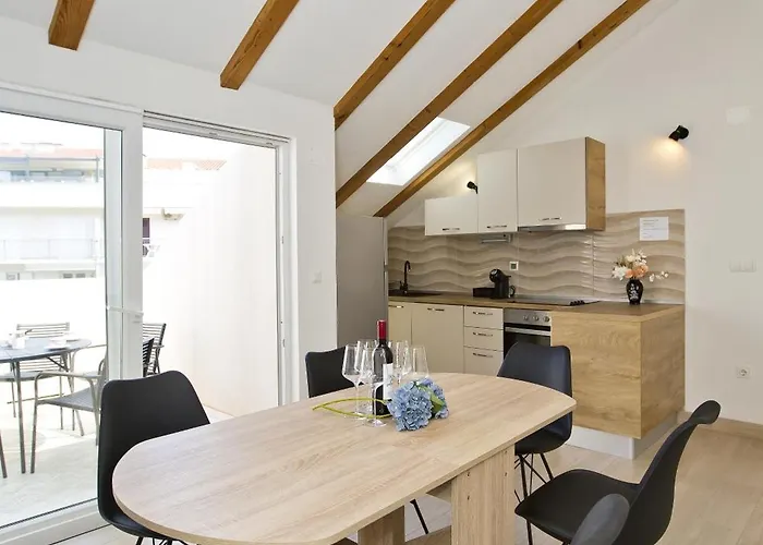 And Zvjezdana هفار