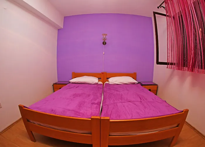 شقة And Zvjezdana *