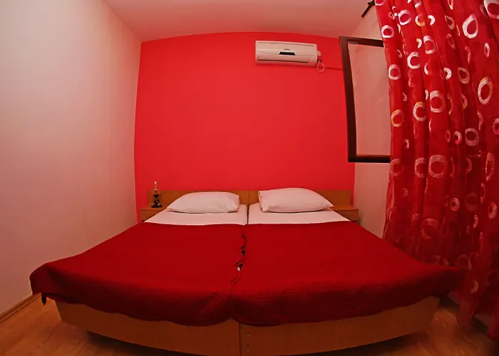 شقة And Zvjezdana