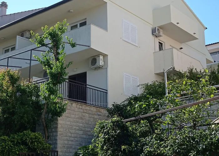 And Zvjezdana * هفار