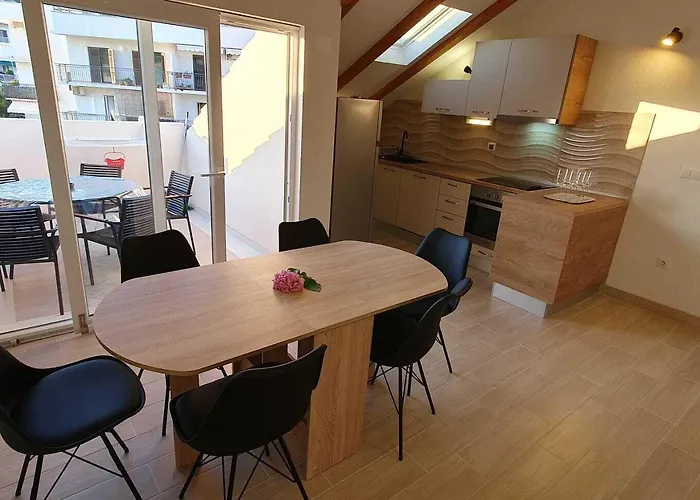 شقة And Zvjezdana *