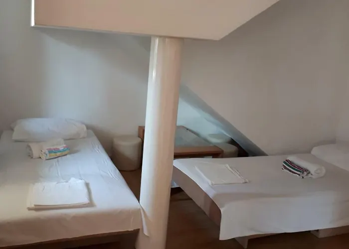 شقة And Zvjezdana