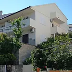 And Zvjezdana * 赫瓦尔