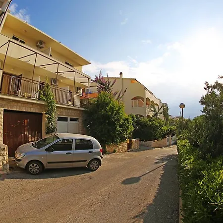 And Zvjezdana Apartman *