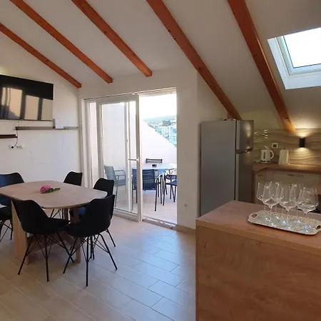 And Zvjezdana Apartment *