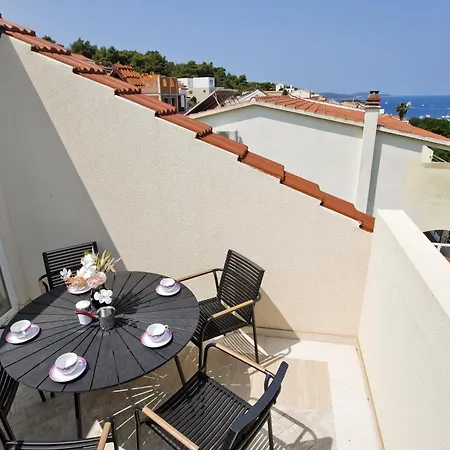 Apartment And Zvjezdana Hvar Town