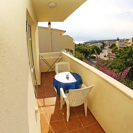 Apartman And Zvjezdana