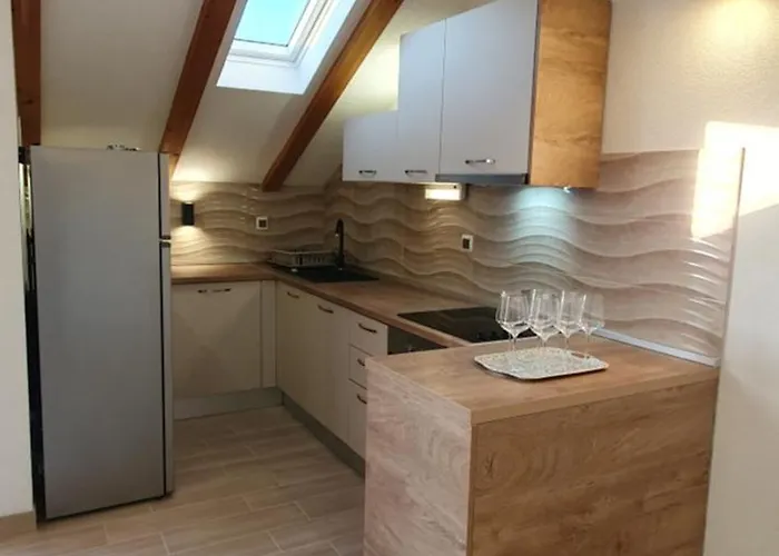 And Zvjezdana Apartment