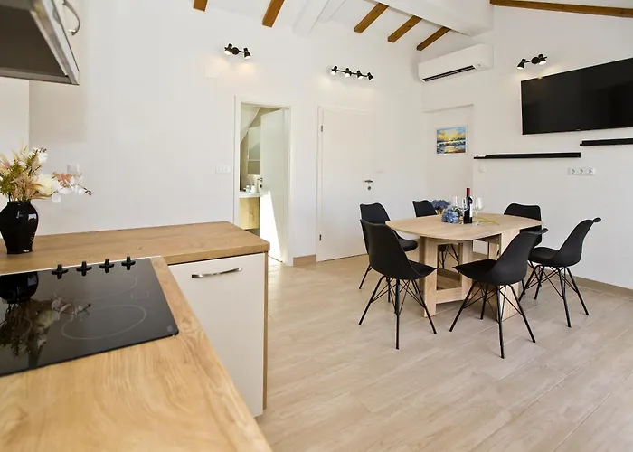 And Zvjezdana Apartment *