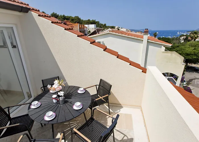 Apartment And Zvjezdana Hvar Town