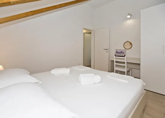 And Zvjezdana Apartment Hvar Town