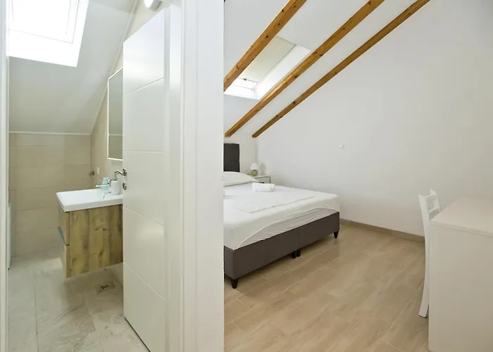 And Zvjezdana * 흐바르