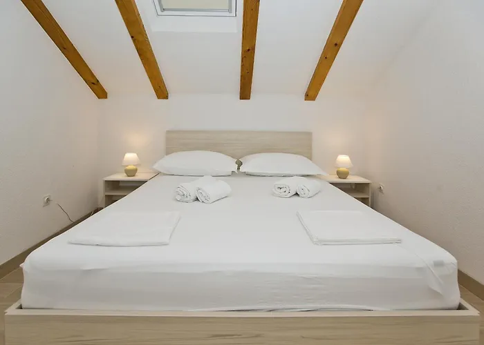 And Zvjezdana Apartment