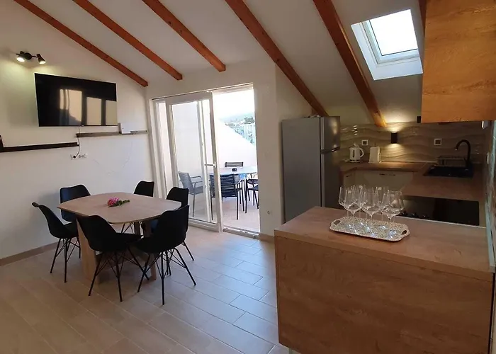 And Zvjezdana Apartment