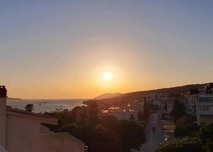 Apartment And Zvjezdana Hvar Town