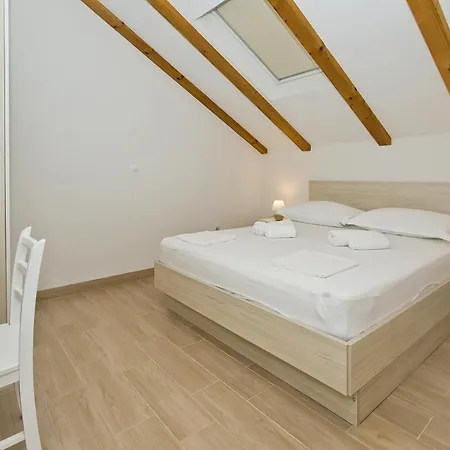 아파트 And Zvjezdana