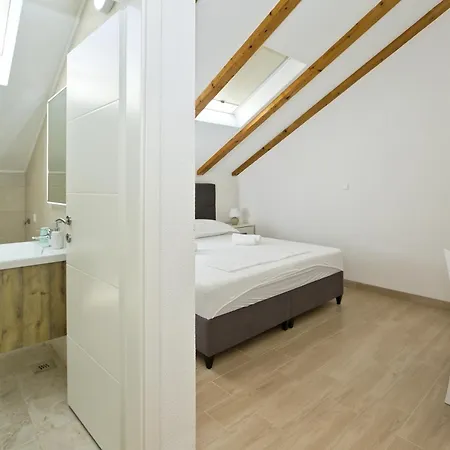 And Zvjezdana * 흐바르