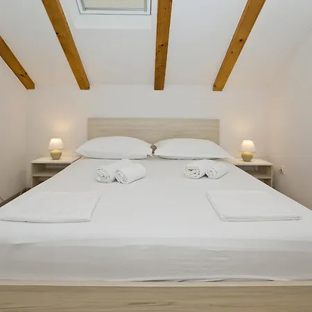 And Zvjezdana 아파트